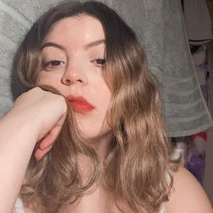 Meet your Posher, Daniela